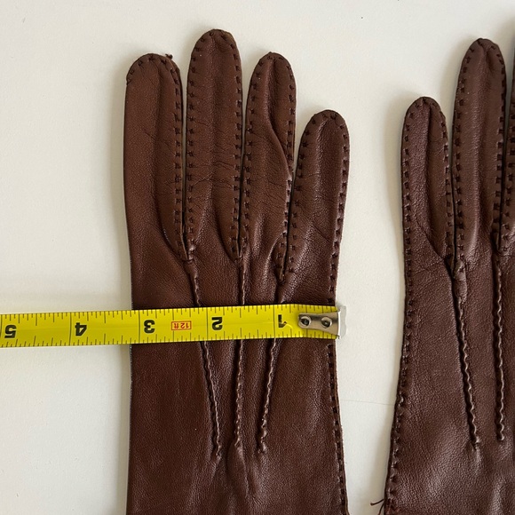 Women’s Brown Leather Gloves, Small
No lining, soft, stitching, great condition - Picture 2 of 4